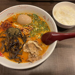 とんこつラーメン専門 八味豚骨 - 