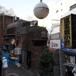 麺処 図鑑 - 2階から見る台湾料理の麗郷