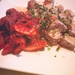 好ちゃん 飯田橋本店 - 韓国風ゆで豚とキムチ