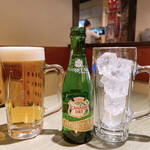 焼肉 加茂川 - 生中(@550円)とジンジャーエール(250円)で
                                乾杯です٩( ᐛ )( ᐖ )۶