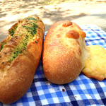 ラ・ディッシュ - ブールエスカルゴ（左）(2013年6月)