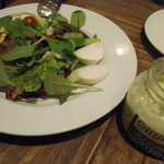 RACINES Boulangerie & Bistro - 「農園直送・無農薬野菜のサラダ 特製ドレッシング」です