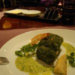 ラ ターブル ドゥ ジョエル・ロブション - 活スズキのポワレ　香草のパートをまとい、旬の野菜のブランシャ焼きを添えて