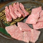 やきにくホルモン 幸心 - 和牛盛り合わせ