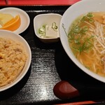 中華料理 若水 - 焼き飯とラーメン(1,000円)