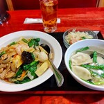 華龍飯店 - 【2023.1.12(木)】中華丼と水餃子スープのセット(並盛)980円