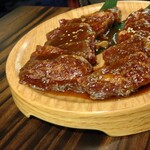 やきにくホルモン 幸心 - ニンニクサガリ