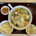 中華料理 京華茶楼 - 海鮮タン麺セット850円