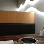 やきにくホルモン 幸心 - 店内