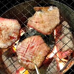 やきにくホルモン 幸心 - 花咲き厚切りタン