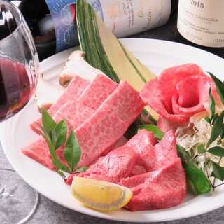 店主が目利きした新鮮お肉と特製タレ