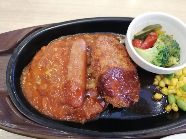 閉店】ガスト 鶴ヶ島三ツ木店 - 一本松/ファミレス | 食べログ