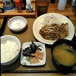 やよい軒 - 生姜焼き定食670　＋　出し茶漬け用鮭150　＝　820