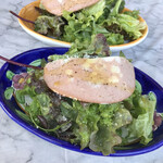 ピッツェリア ダ セルジオ - ランチに付いてるサラダ。新鮮シャキシャキなお野菜。