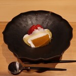 銀座 稲葉 - アマオウと紅マドンナのヨーグルトかけ