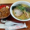 鳥取砂丘にいちばん近いドライブインレストラン砂丘会館 - 牛骨ラーメンミニ丼セット