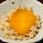 おみ乃 - ・そぼろと黄身醤油漬け