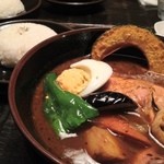 ラグーン - 骨付きチキンのスープカレー