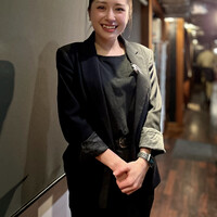 焼肉 にくだらけ - 鈴木結莉七氏