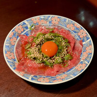 焼肉 にくだらけ - 田村牛のとろける炙りユッケ