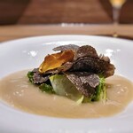 アマラントス - トリュフの下にはNOTO高農園の根菜とフォアグラがあります。