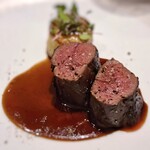 アマラントス - しっとり柔らかいフィレ肉は抜群の火入れです。