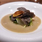 アマラントス - 黒トリュフの量が凄くて香りが立ち込めます。