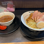 Tonkotsu Chuukasoba Gantare - つけ麺200g 930円 肉増し300円 半熟玉子100円