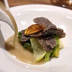 アマラントス - 目の前で菊芋のヴルーテのプレゼンです。