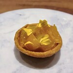 アマラントス - 中にキャラメルソースがあり、美味しい金柑のタルトでした。　今宵も素敵な時間をありがとうございます。次回も楽しみにします…ごちそうさまでした。
