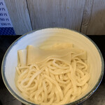 肉汁うどん奥村 - ＂あつもり＂でお願いをしたのもあり、歯応えなしのフニャフニャ(苦笑) ('23/01/12)