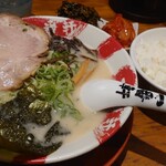 熟成豚骨ラーメン 豚骨麺屋一番軒 総本家 - 