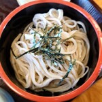 そば工房「源助さん」 - ○のり
オーソドックスな蕎麦となる。
多分二八蕎麦なのだろう。

何も浸けずに鼻のそばに近づけてみると
何となく蕎麦の香りがする。

食べてみると腰がシッカリとある食感で
ほんのりと蕎麦の味わいがした