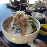 魚季亭 - 味噌たたきアジのぶっかけ飯