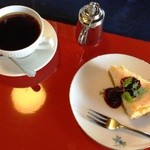 一房の葡萄 - 深入り味わいコーヒーと、ベークドチーズケーキ