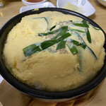 韓国料理 釜山 - 丼に入った卵焼き？