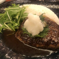 日本橋　本陣房 - まかない丼は、おろしそバーグディッシュ（び◯くりドンキ風）