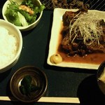 炙りや秀苑 - 2013/06 追加 ： 黒豚軟骨味噌煮定食 600円