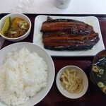 四日市ヒモノ食堂 - ニシンのみりん干しで定食　750円。