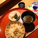 高辻 かもくら - 鯛飯　赤だし　香物