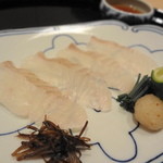 まき村 - お造り１：まこかれい　今が旬ですからね。西で頂くのに匹敵です。