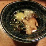 宝寿司分店 - かき混ぜてから、イカ刺しにつけて・・・ウニと相性が最高(´▽｀)