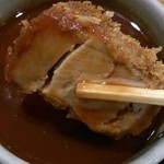 とんかつ武蔵 - 2013.5.20　たっぷりつけるのが好き♪