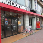 マクドナルド - 南側から見たお店外観