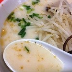 さつまラーメン - スープは白濁