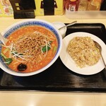 Pekin Saikan - 担々麵刀削麺