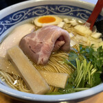 寿製麺 よしかわ - 煮干そば 白醤油 800円