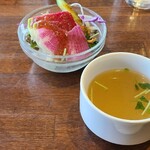 津の田ミート - スープとサラダ
