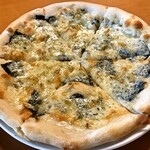 ミンズヤード - ちりめん雑魚と海苔のピザ