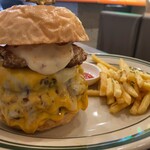 ゴールデンゲートバーガー - パワーバーガー、パティが2枚